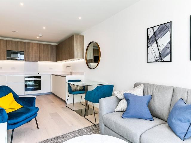 Apartment for rent in West Kensington, Greater London