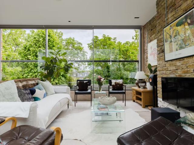 Apartment for rent in London Borough of Hammersmith and Fulham, Greater London