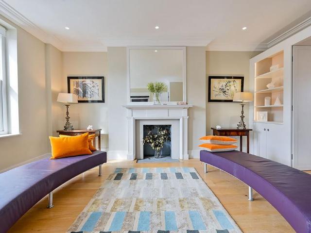 Apartment for rent in Brook Green, Greater London