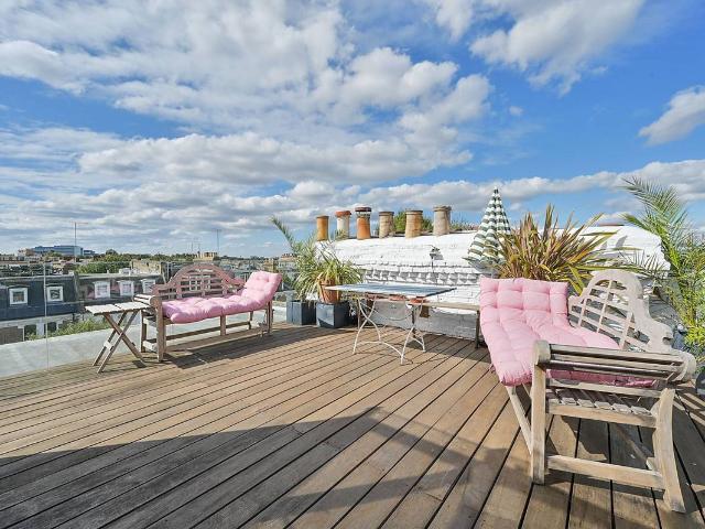 Apartment for rent in Brook Green, Greater London