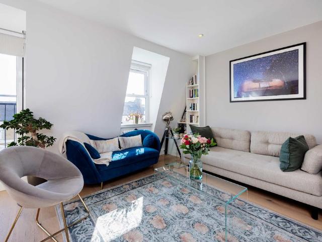 Apartment for rent in Brook Green, Greater London