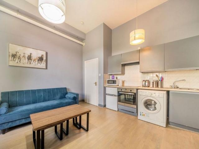 Apartment for rent in Brook Green, Greater London