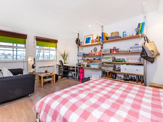 Studio for rent in Brook Green, Greater London