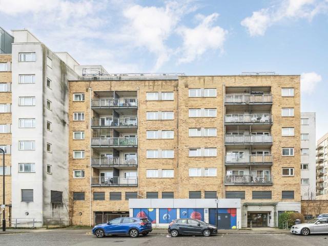 Apartment for rent in London Borough of Ealing, Hanwell