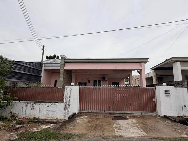 Residential House for rent in Long Miri