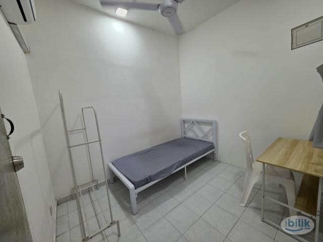 Room for rent in Petaling, Alam Impian