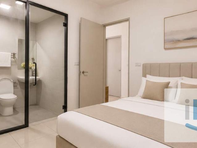 Room for rent in Petaling, Alam Impian