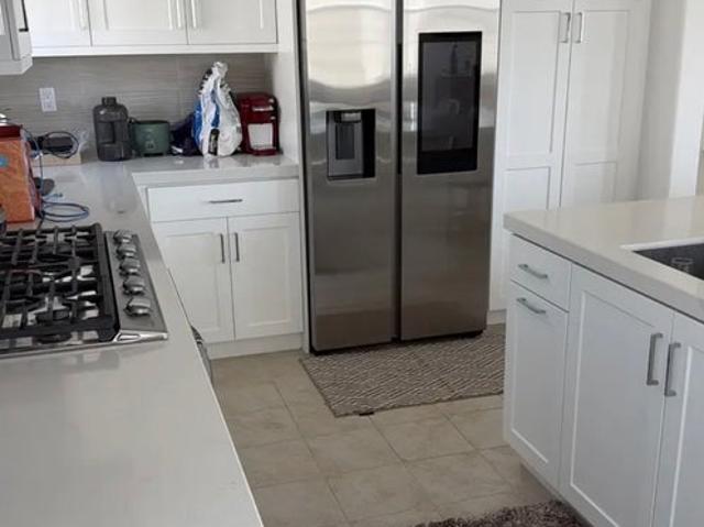 Room for rent in Canoga Park, California