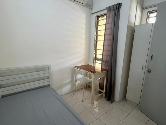 Room for rent in Petaling, Alam Impian