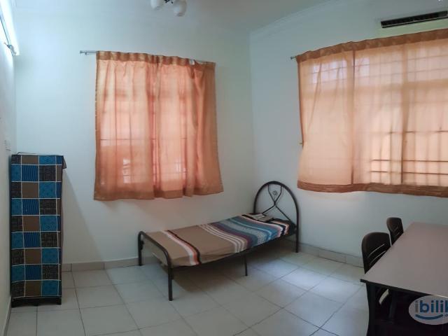Room for rent in Petaling, Alam Impian