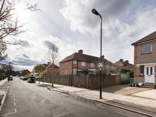 Room for rent in London Borough of Ealing, Greater London