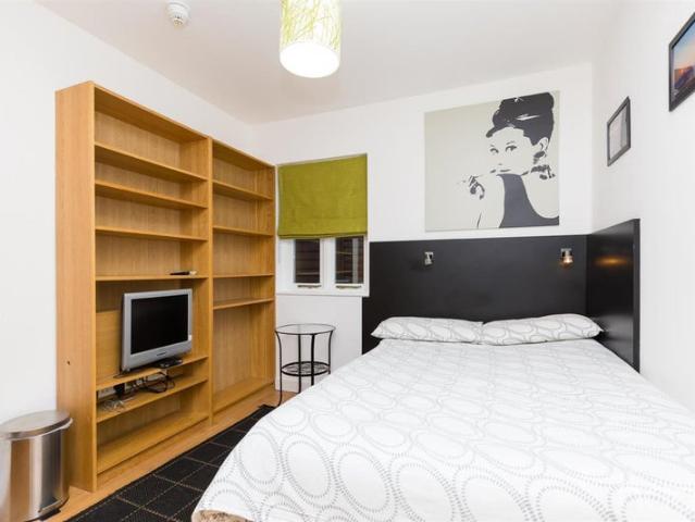 Studio for rent in West Hampstead, Greater London