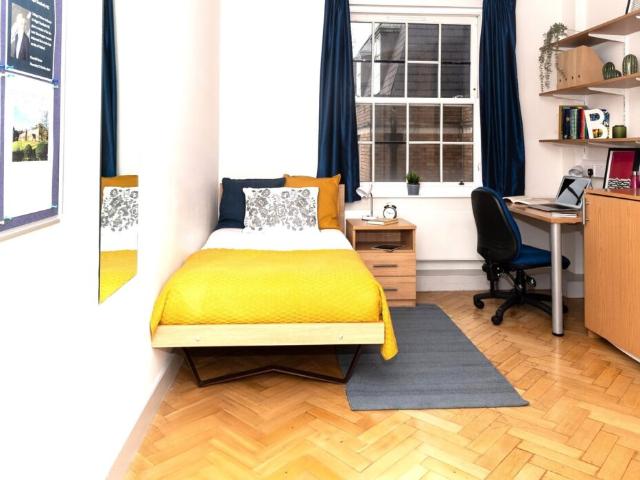 Room for rent in Holborn, Greater London