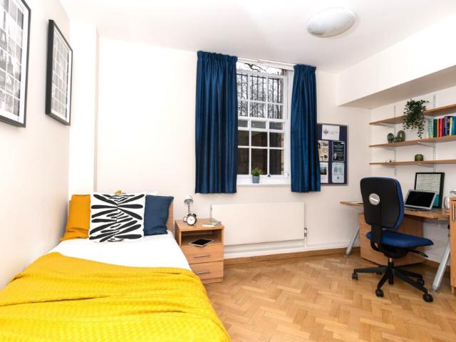 Room for rent in King's Cross, Greater London