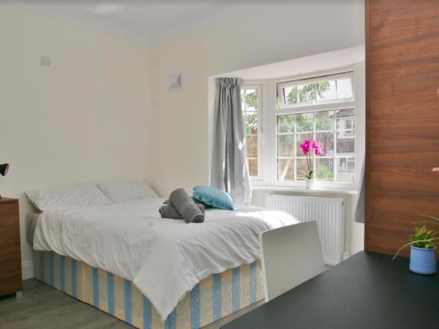 Room for rent in London Borough of Ealing, Greater London