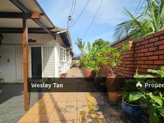 Bungalow for sale in Malaka