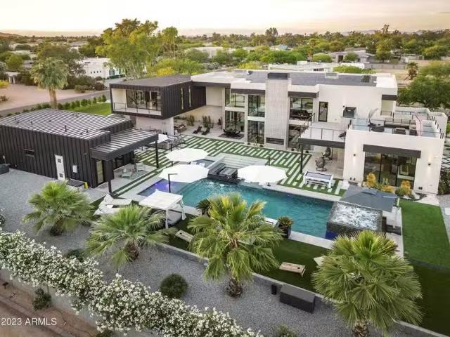 House for sale in Paradise Valley