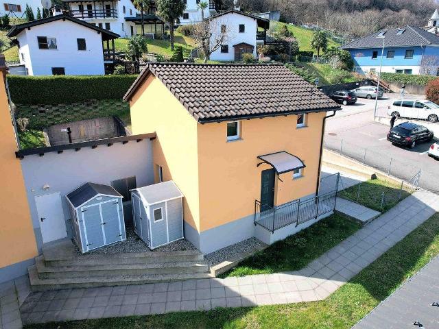Einfamilienhaus kaufen in Cadenazzo, Tessin