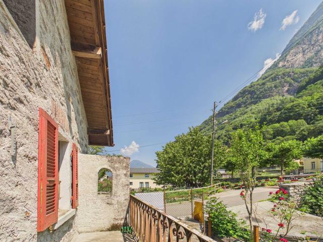 Einfamilienhaus kaufen in Osogna, Riviera