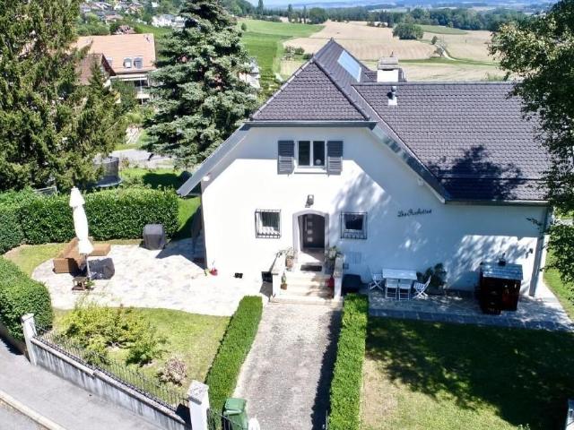 Einfamilienhaus kaufen in Yens, Waadt
