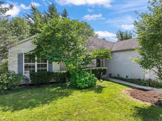 House for sale in Mchenry, Illinois