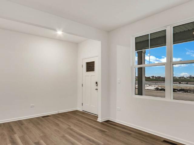 House for sale in Mchenry, Illinois