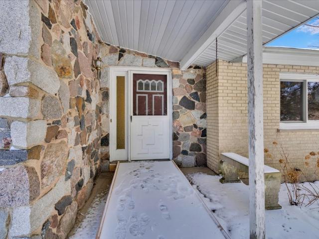 House for sale in Mchenry, Illinois