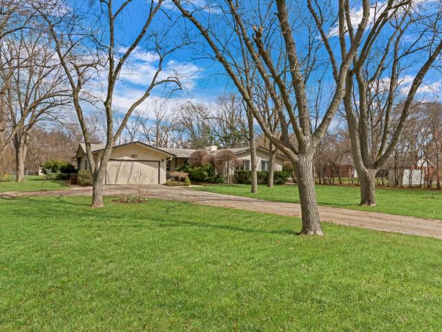 House for sale in Green Oaks, Illinois