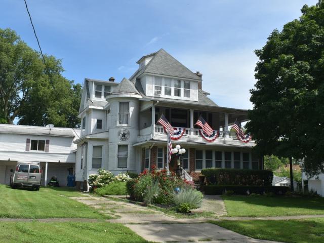 House for sale in Watseka, Illinois