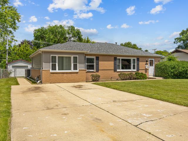 House for sale in Hoffman Estates, Illinois
