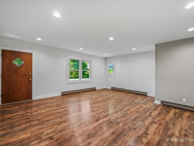 House for sale in Mchenry, Illinois