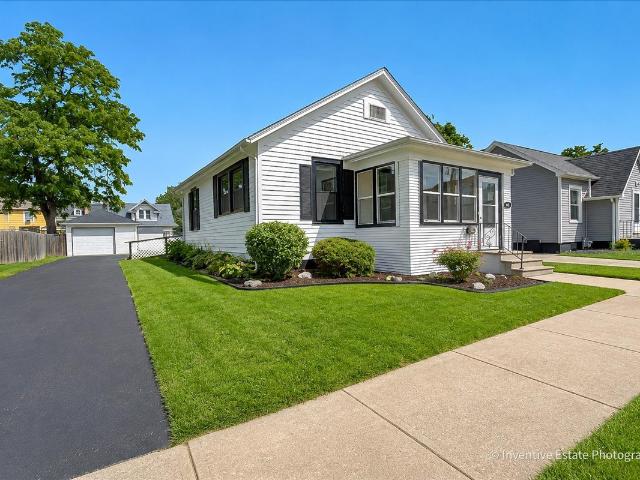 House for sale in Ottawa, Illinois