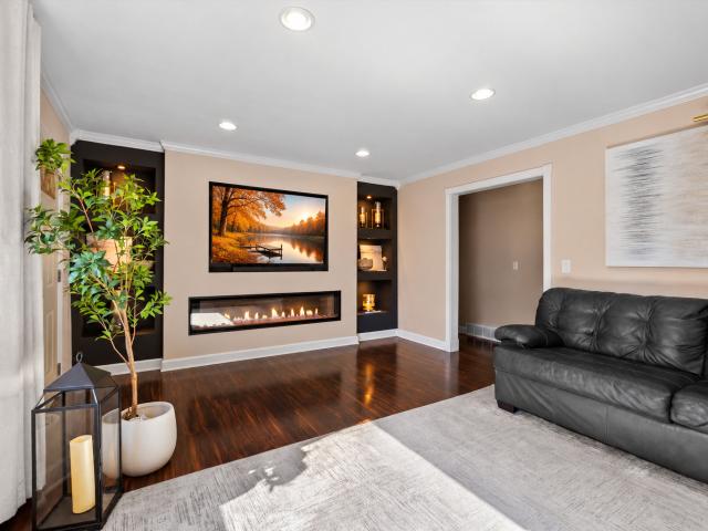 House for sale in Sugar Grove, Kane County