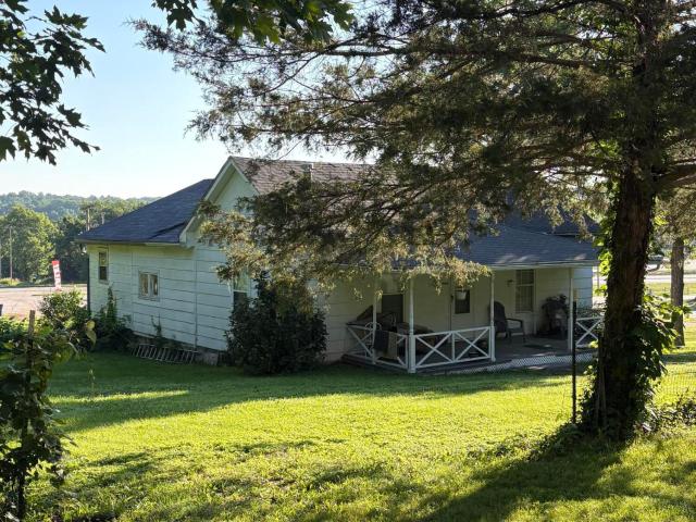 House for sale in Stone, Missouri