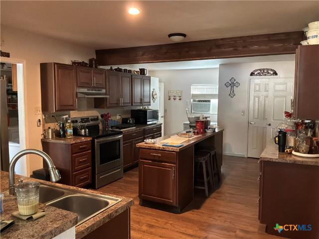 House for sale in Smiley, Gonzales County