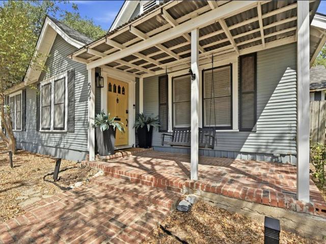 House for sale in Luling, Caldwell County