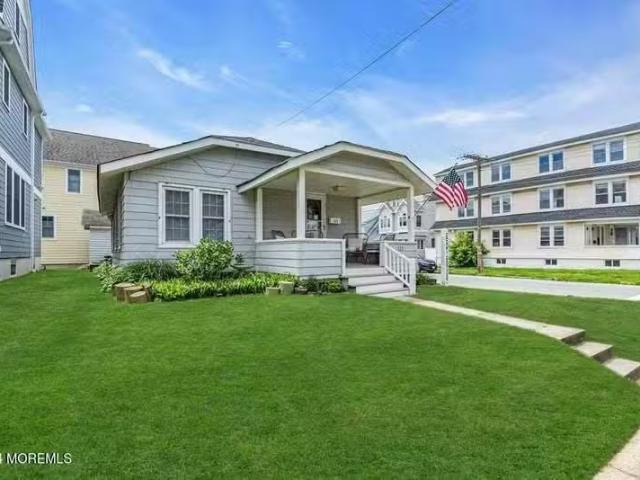House for rent in Freehold