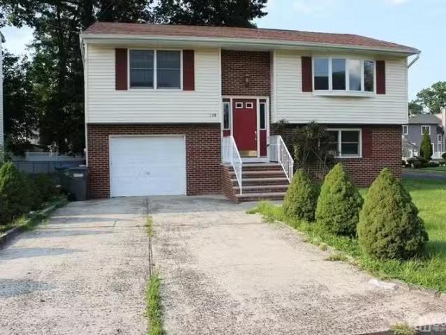 House for rent in Edison