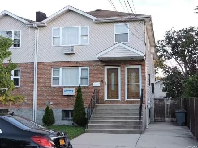 Condo for rent in Queens Village