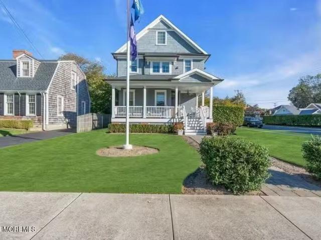 House for sale in Lakewood