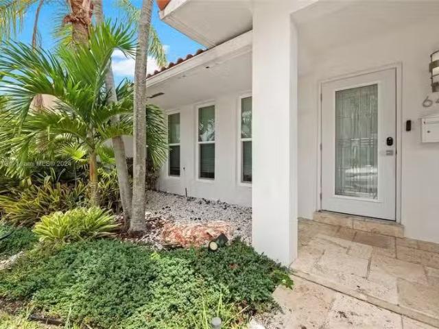 House for rent in Hollywood