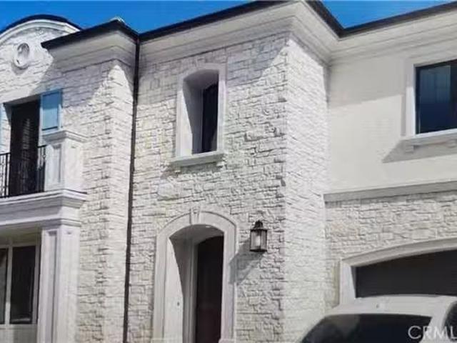 House for sale in Irvine