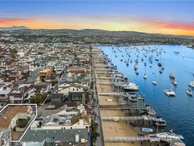 House for sale in Santa Ana, Balboa Island
