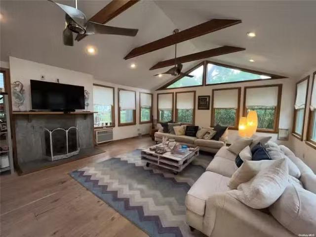House for rent in Long Island City