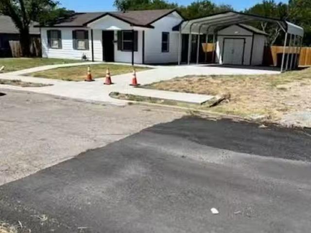 House for rent in Bonham