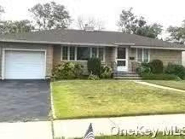 House for rent in Hicksville