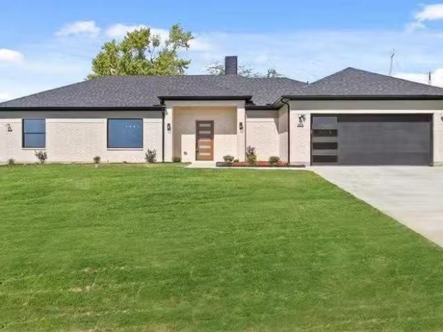 House for rent in Bonham