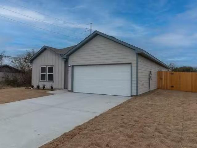 House for rent in Bonham