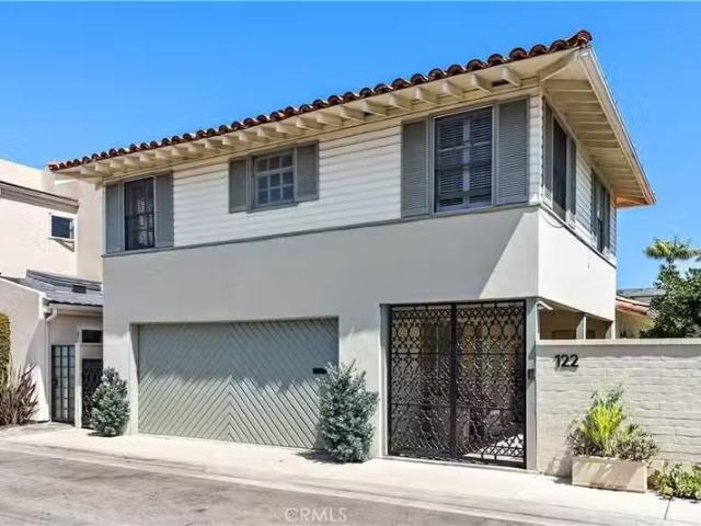 House for sale in Santa Ana
