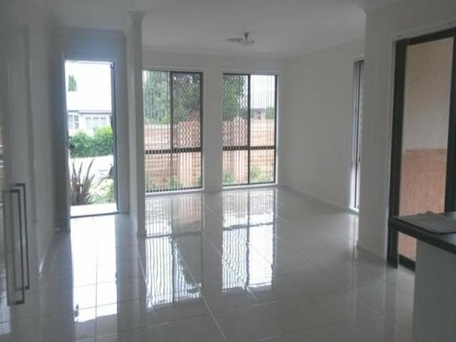 Townhouse for rent in Queanbeyan, New South Wales